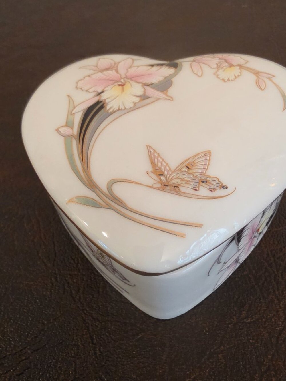 Vintage JAPAN Bone China ORCHID GARDEN BUTTERFLY Heart Shape Trinket Box & Lid
